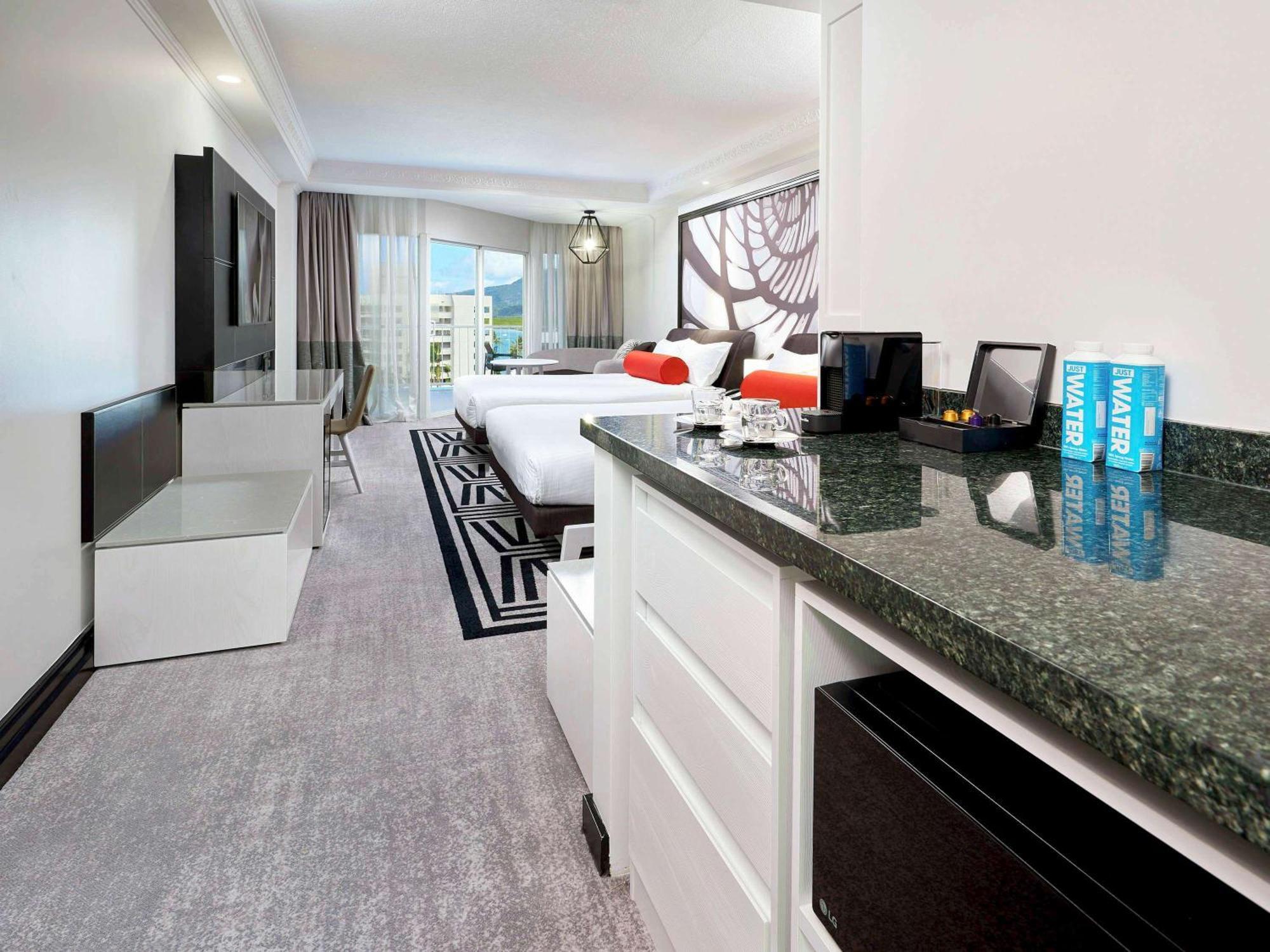 Pullman Cairns International Exterior foto